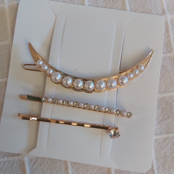 Hair clips - Picture 1 of 2